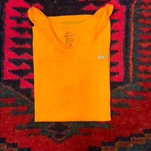 NIKE ORANGE TOP